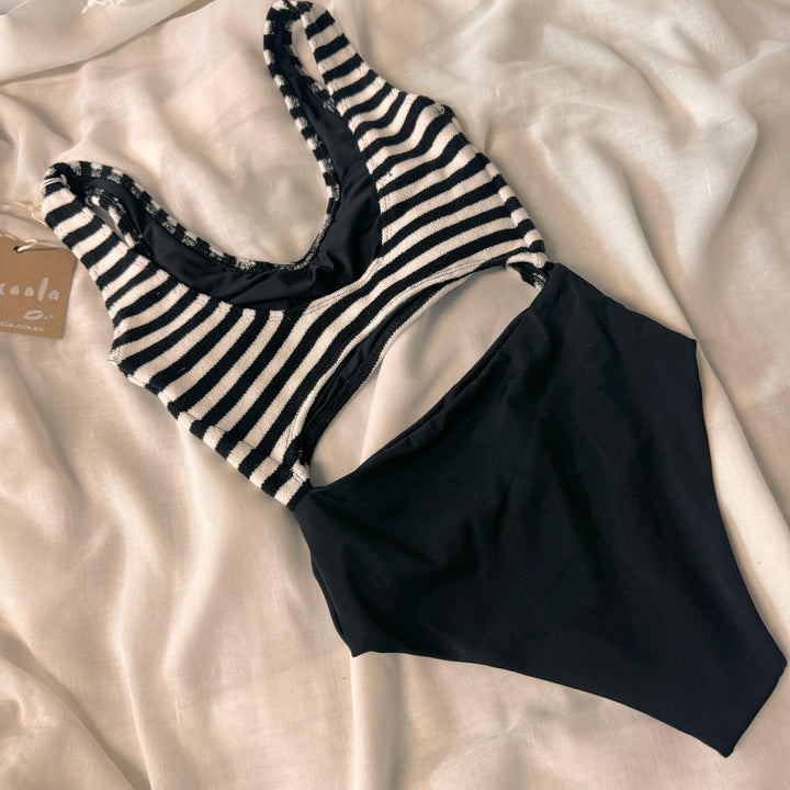 Black & White Stripe Mai Mai | Small (8)